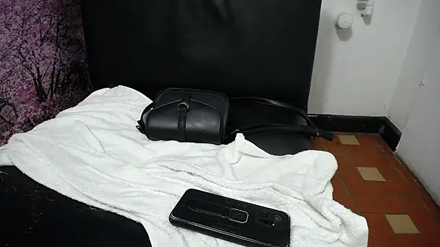 Snapshot of susy_pervertt chatting on 10-06-25, 04:15 susy pervertt online show from 10-06-25, 04:15