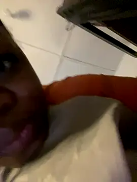 Boneca25 online show from 11-25-25, 05:29