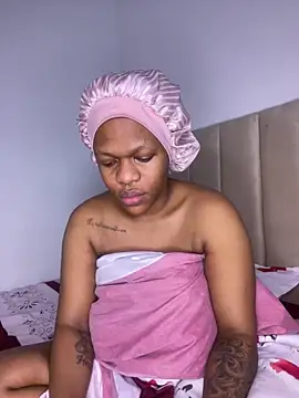 Snapshot of Boneca25 chatting on 03-09-26, 10:52 Boneca25 online show from 03-09-26, 10:52