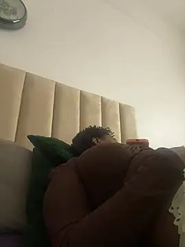 Snapshot of Boneca25 chatting on 04-01-26, 12:55 Boneca25 online show from 04-01-26, 12:55