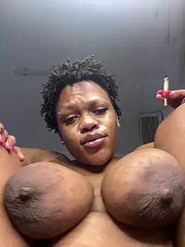 Snapshot of Boneca25 chatting on 04-01-26, 01:41 Boneca25 online show from 04-01-26, 01:41