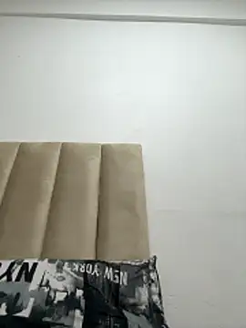 Snapshot of Boneca25 chatting on 04-07-26, 11:32 Boneca25 online show from 04-07-26, 11:32