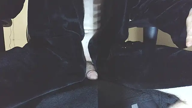 drakecumm690 online show from 09-19-25, 03:30
