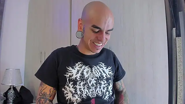 Snapshot of kaletattoo chatting on 01-29-25, 08:04 kaletattoo online show from 01-29-25, 08:04