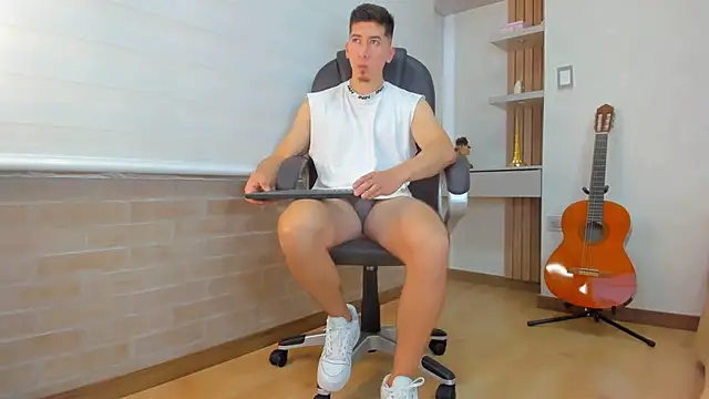 Snapshot of Tombarden chatting on 12-18-25, 07:09 Tombarden online show from 12-18-25, 07:09