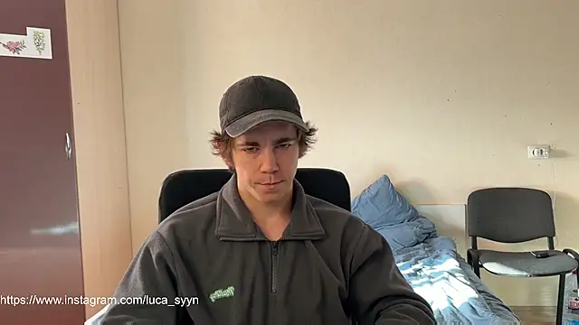 Snapshot of BobbyPatters_on chatting on 09-11-25, 12:16 BobbyPatters on online show from 09-11-25, 12:16