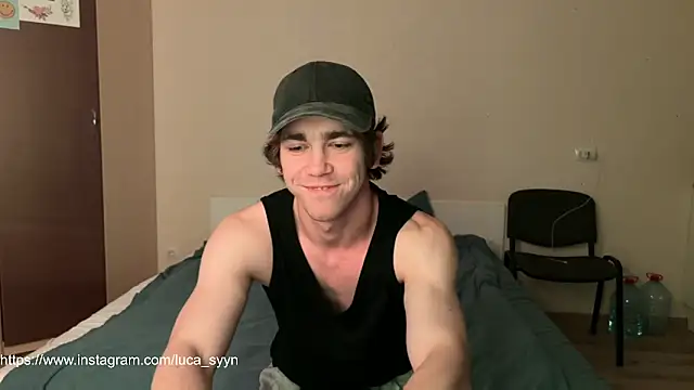 Snapshot of BobbyPatters_on chatting on 09-12-25, 05:35 BobbyPatters on online show from 09-12-25, 05:35