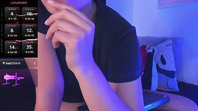 Snapshot of AnaChernova chatting on 02-05-25, 09:36 AnaChernova online show from 02-05-25, 09:36