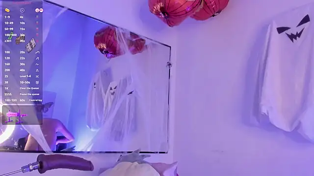 Snapshot of AnaChernova chatting on 10-26-25, 11:05 AnaChernova online show from 10-26-25, 11:05