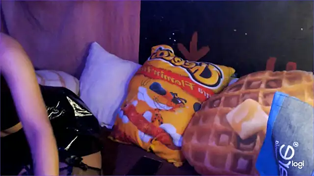 Sharkyu1 online show from 03-11-25, 03:48