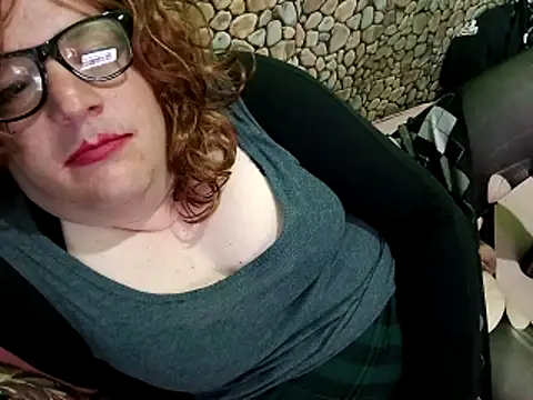 Snapshot of Adrianka chatting on 04-29-26, 03:32 Adrianka online show from 04-29-26, 03:32