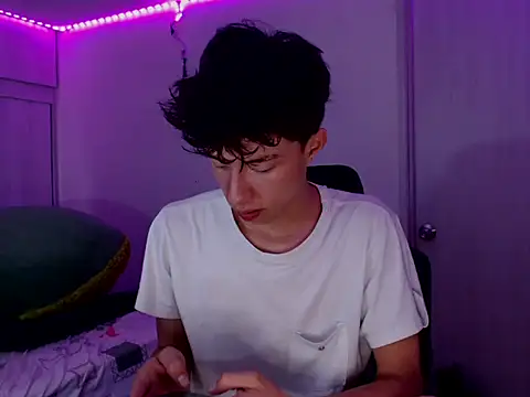 Snapshot of Juanmres chatting on 02-11-26, 03:39 Juanmres online show from 02-11-26, 03:39