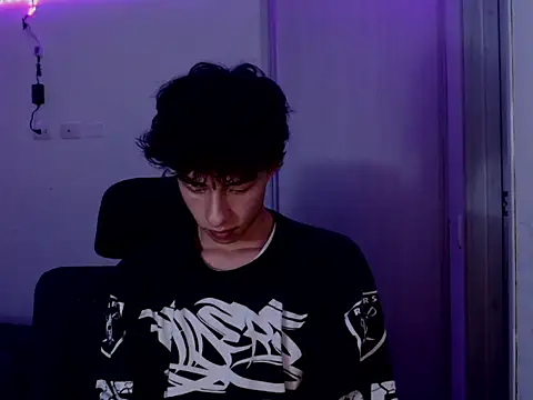 Snapshot of Juanmres chatting on 02-28-26, 12:00 Juanmres online show from 02-28-26, 12:00