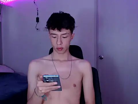 Snapshot of Juanmres chatting on 03-15-26, 05:30 Juanmres online show from 03-15-26, 05:30