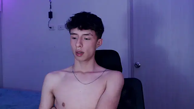 Snapshot of Juanmres chatting on 03-20-26, 02:27 Juanmres online show from 03-20-26, 02:27