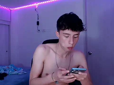 Snapshot of Juanmres chatting on 03-21-26, 09:51 Juanmres online show from 03-21-26, 09:51