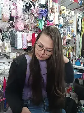 Vale Saenzz online show from 11-25-25, 04:40