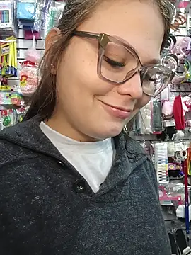 Vale Saenzz online show from 11-28-25, 09:28