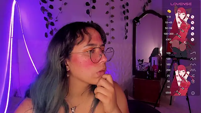 Snapshot of Ludovica6669 chatting on 02-24-25, 10:25 Ludovica6669 online show from 02-24-25, 10:25