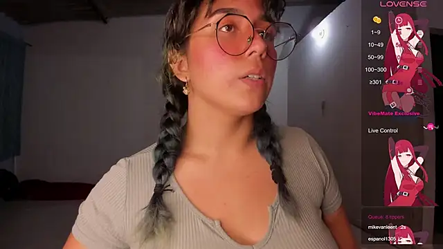 Snapshot of Ludovica6669 chatting on 02-27-25, 11:59 Ludovica6669 online show from 02-27-25, 11:59