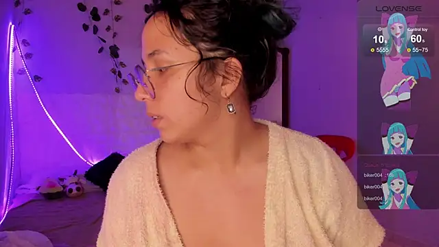 Snapshot of Ludovica6669 chatting on 03-09-25, 04:27 Ludovica6669 online show from 03-09-25, 04:27