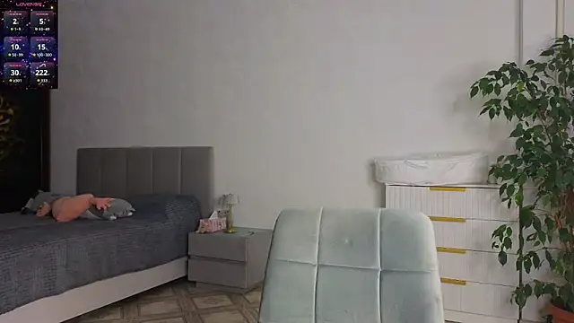 Snapshot of _AliceBlack_ chatting on 10-16-25, 05:14 AliceBlack online show from 10-16-25, 05:14