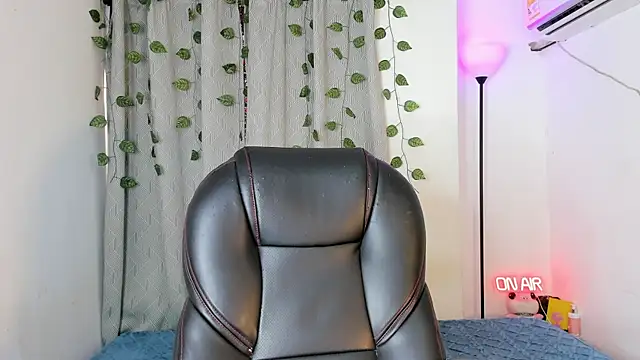 viankaa miller online show from 01-08-26, 05:37