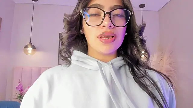 Snapshot of Zoe_Banks_ chatting on 09-14-25, 12:48 Zoe Banks online show from 09-14-25, 12:48