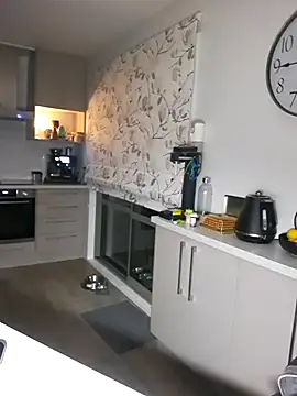 Snapshot of TAIZWRLD chatting on 11-15-25, 12:45 TAIZWRLD online show from 11-15-25, 12:45