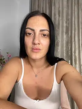 Snapshot of RaisaSalvi chatting on 09-12-25, 12:49 RaisaSalvi online show from 09-12-25, 12:49