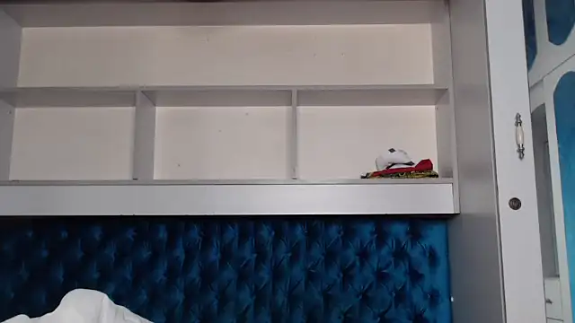 Snapshot of YoungDiva69 chatting on 11-03-25, 07:09 YoungDiva69 online show from 11-03-25, 07:09