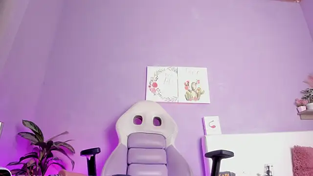 Rossi Mariana online show from 09-11-25, 03:45