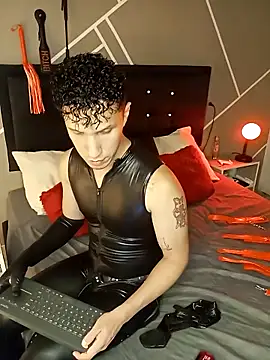 AngeloColleen online show from 10-04-25, 05:00