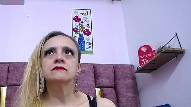 Snapshot of VICTORIAHANK_ chatting on 03-27-26, 07:35 VICTORIAHANK online show from 03-27-26, 07:35