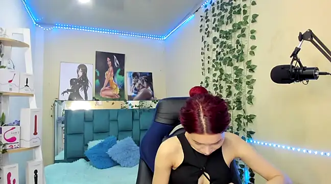 naomy hot 777 online show from 03-19-25, 08:00