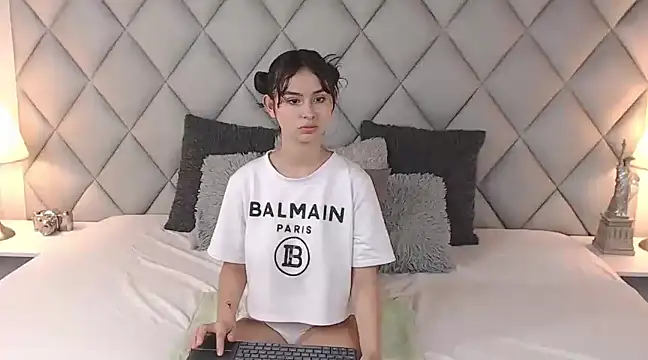 Snapshot of LalyCastro chatting on 02-08-25, 07:16 LalyCastro online show from 02-08-25, 07:16