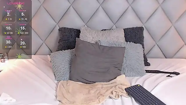 Snapshot of LalyCastro chatting on 03-06-25, 11:20 LalyCastro online show from 03-06-25, 11:20