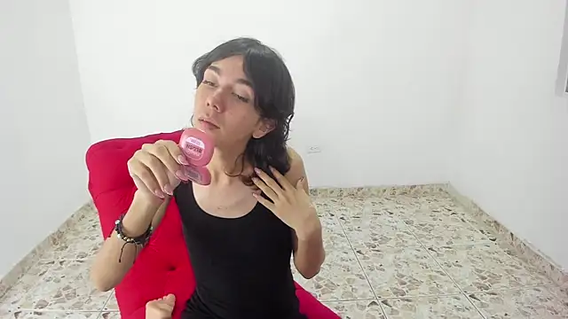 Snapshot of Nicol_TransGirl chatting on 03-06-25, 03:13 Nicol TransGirl online show from 03-06-25, 03:13