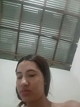 Snapshot of -Nicol chatting on 10-24-25, 10:00 -Nicol online show from 10-24-25, 10:00