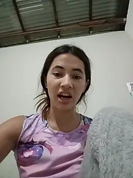 Snapshot of -Nicol chatting on 10-28-25, 10:08 -Nicol online show from 10-28-25, 10:08