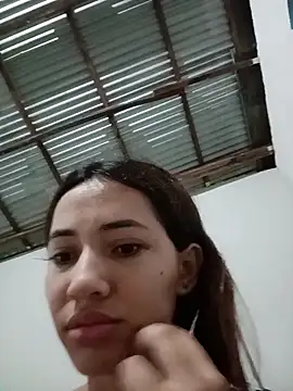 Snapshot of -Nicol chatting on 11-13-25, 10:03 -Nicol online show from 11-13-25, 10:03