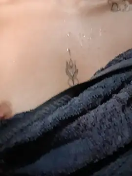 Snapshot of -Nicol chatting on 11-17-25, 09:59 -Nicol online show from 11-17-25, 09:59