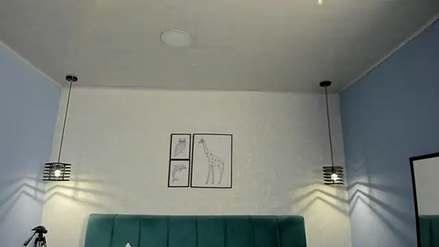 Snapshot of ninna_curly chatting on 02-19-26, 01:34 ninna curly online show from 02-19-26, 01:34