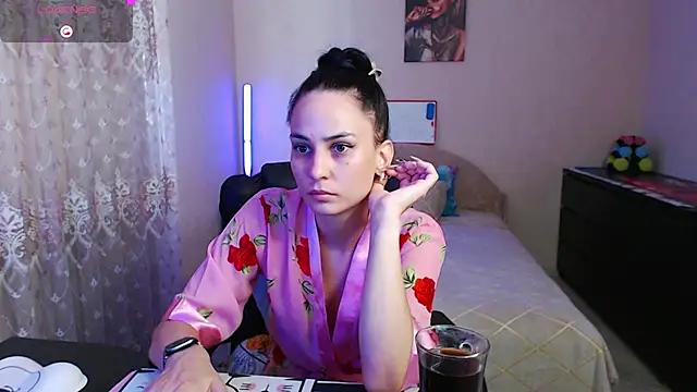 Snapshot of Kriss_brunette_5 chatting on 07-19-26, 07:34 Kriss brunette 5 online show from 07-19-26, 07:34