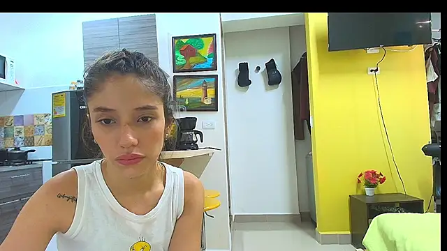 Alaiapink online show from 06-11-26, 03:21