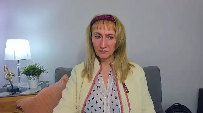 MargaretMilf69 online show from 03-10-25, 04:25