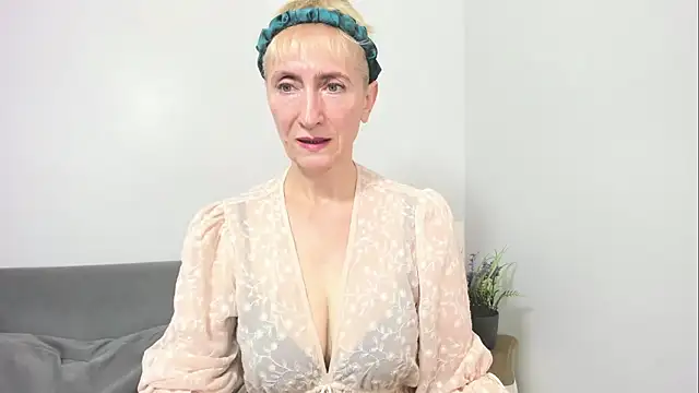 MargaretMilf69 online show from 09-27-25, 07:02