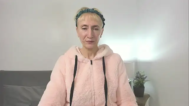 MargaretMilf69 online show from 10-15-25, 03:12