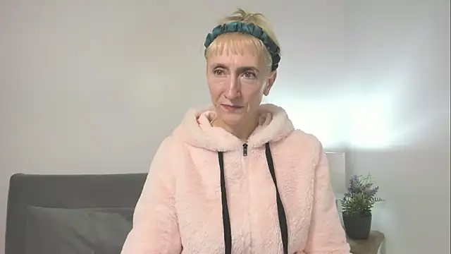 MargaretMilf69 online show from 10-16-25, 03:13