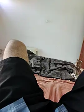 Snapshot of xmanrawan2 chatting on 10-24-25, 03:47 xmanrawan2 online show from 10-24-25, 03:47